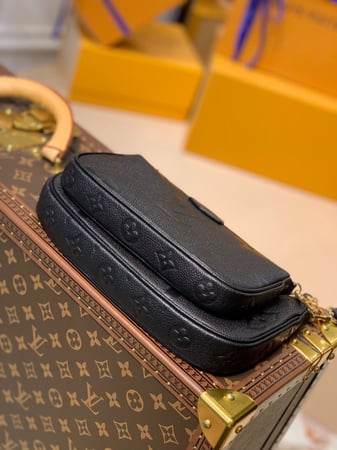 Louis  Vuitton-Multi Pochette