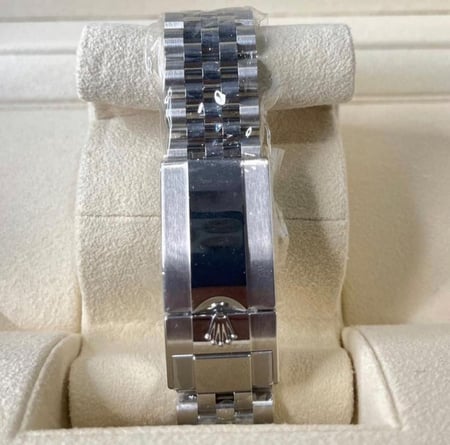 ساعة رولكس GMT ببسي