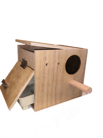 حضانة روز وبادجي خشبية مع درج بلاستك - متجر قطتي الجميلة