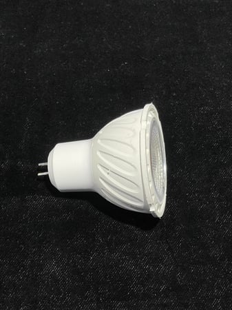 لمبة اسبوت سراميك 7W باللون الأصفر K3000  GU5.3