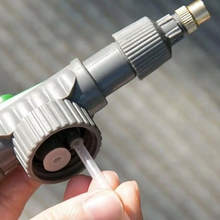 آلة سقي الأشجار