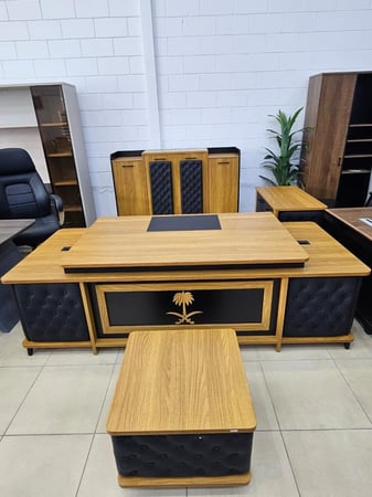 طقم مكتب فاخر بمقاس 240 سم بتصميم مميز