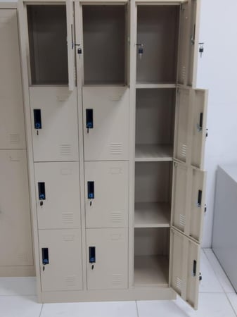 خزانة تخزين متينه وعمليه معدنية 12 خانة