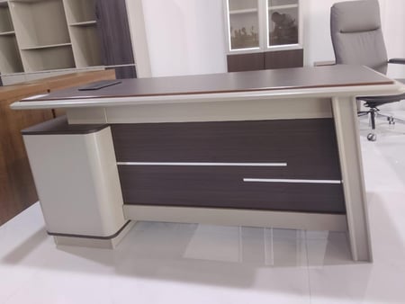 مكتب عصري فاخر بتصميم حديث وعصرى