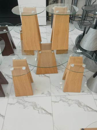 طقم طاولات خدمة بتصميم عصري ومميز