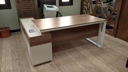 مكتب عمل بتصميم احترافى فاخر