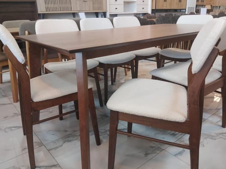 طاولة طعام خشب ماليزي