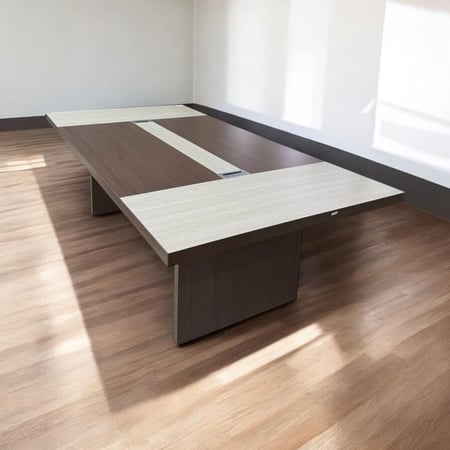 طاولة اجتماعات فاخرة