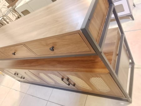 دولاب بوفيه بتصميم راق ولمسات جمالية مميزة