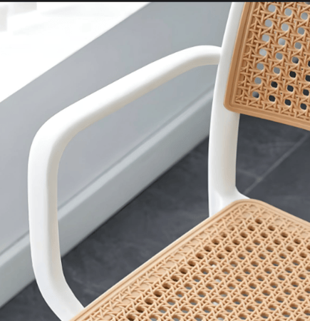 كرسي مفرد ابيض