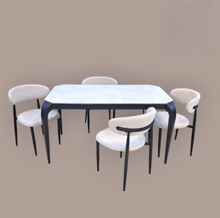 طقم طعام لـ 4 أشخاص بسطح فاخر ومميز