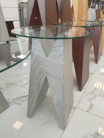 طقم طاولات خدمة بتصميم عصري ومميز