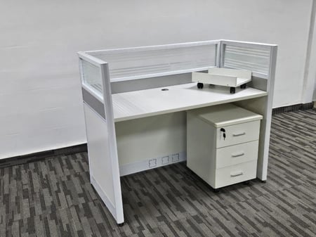 مكتب بارتشن ابيض