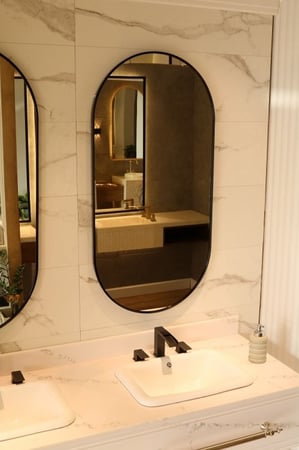 مرايا بيضاوي مقاس 120*60  - إطار أسود