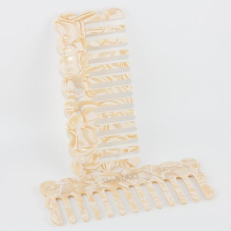 Off-white detangling Comb