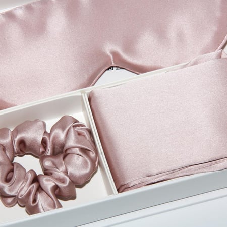 طقم النوم (الوردي الفاتح)