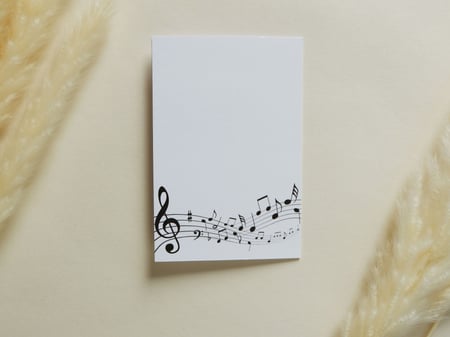 بطاقة إهداء بتصميم سنفونية موسيقية