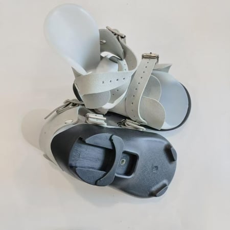 حذاء دينيس براون لعلاج  القدم الحنفاء - Dennis Brown Shoes for Baby Club Foot