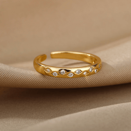 خاتم ذهبي مرصع عالي الجودة