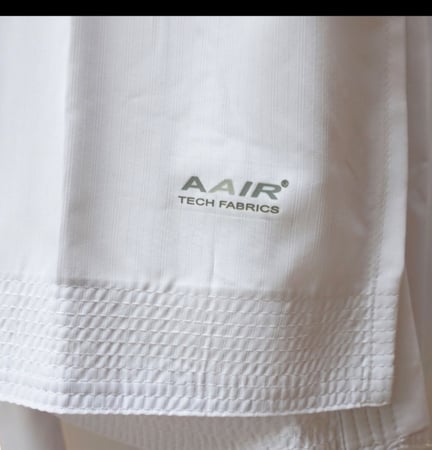 بدله قتال تطريز ابيض Arawaza Kumite Deluxe Evo, Karate