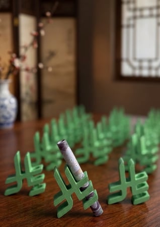 حامل عملات ورقية "رمز الريال السعودي"