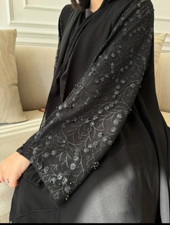 عبايات-اكمام-دانتيل