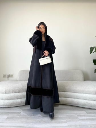 عباية-فرو-اسود-شتوية-خوج-ABAYA
