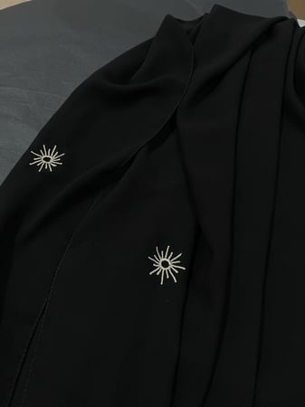 طرحة مطرزة