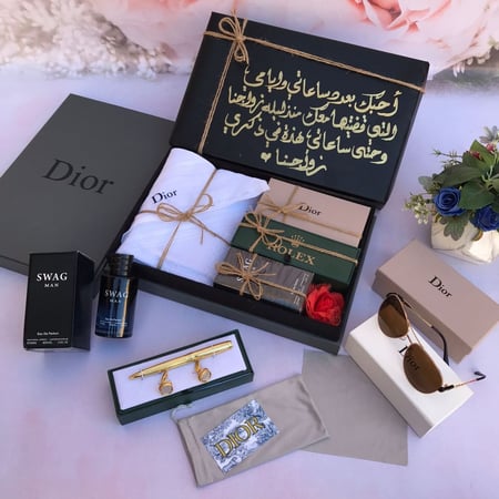 طقم رجالي شماغ عطر كبك قلم عطر