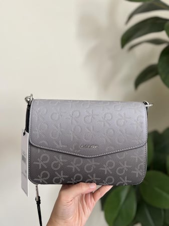 شنطة كلفن كلاين للكتف