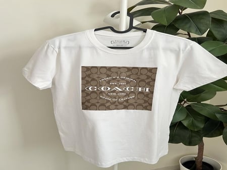 تيشيرت كوتش ابيض