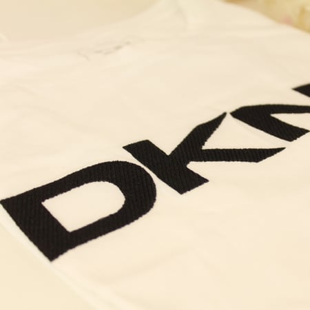 تيشيرت دكني ابيض لوقو