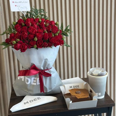 ورد مع كيك و قهوة من ام دي