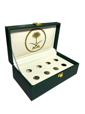 حقيبة جلد لحفط الأدهان 8 ربع ب سيفين ونخلة