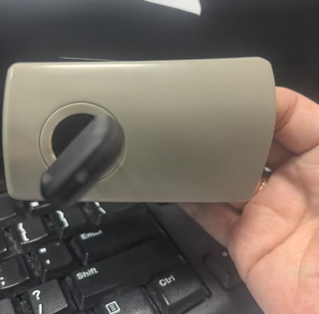 قفل درج الطبلون كابرس