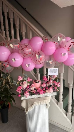 ستاند الغيمة الوردية