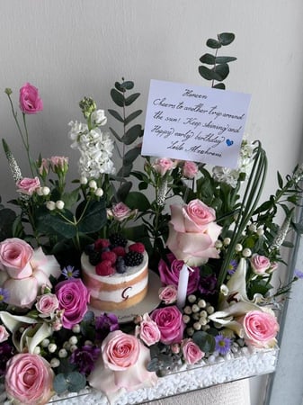 ستاند كيكة التوت