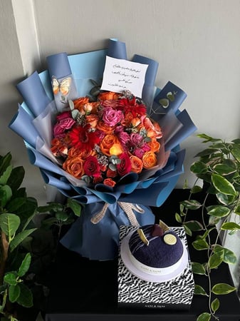 باقة نسيم الصباح مع كيكة البلو فلفت