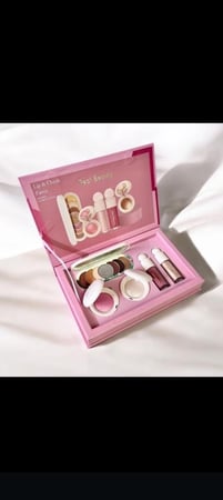 بوكس مكياج بديل رير بيوتي