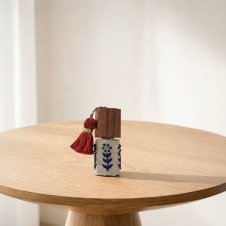 تولة مسك مطرّزة