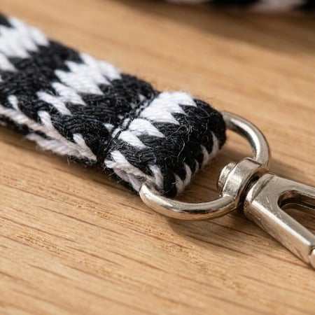 حامل بطاقة السدو- أسود وأبيض