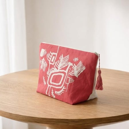 حقيبة وادي النعام المطرزة