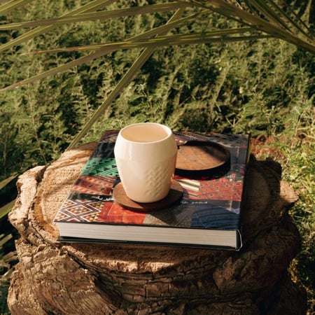 قاعدة أكواب أمجاد