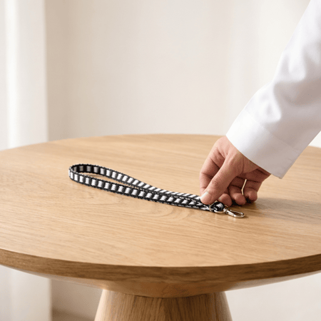 حامل بطاقة السدو- أسود وأبيض