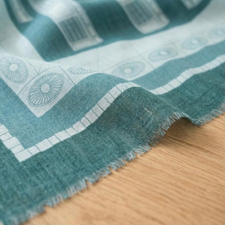 وشاح بيت نصيف