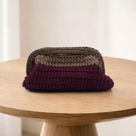 حقيبة يد محبوكة