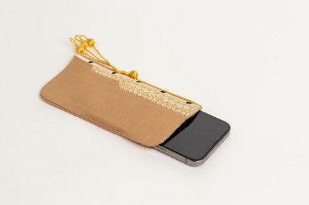 حافظة نظارة بشت مطرز - بني