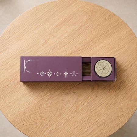 أعواد بخور مع حامل