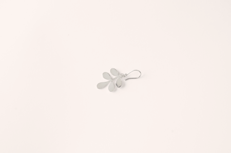 أقراط المورينجا المتدلية - فضي