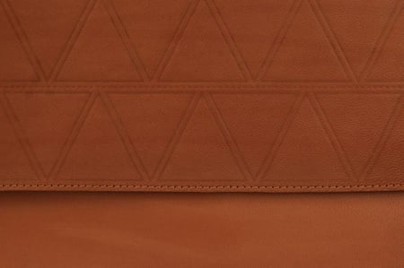 حقيبة ايباد | الرمال | اللون الجملي